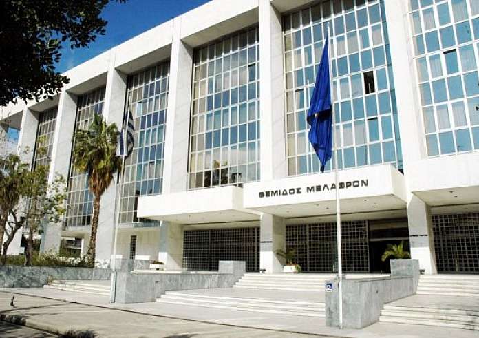Εισαγγελέας Αρείου Πάγου: Δεν υπάρχει σαφές αίτημα εκταφής για ταυτοποίηση σορών στα Τέμπη